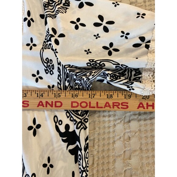 Christine Love Top Tunic Blouse Size Small Square Lace Neckline & Hem + Stretch - Picture 10 of 12